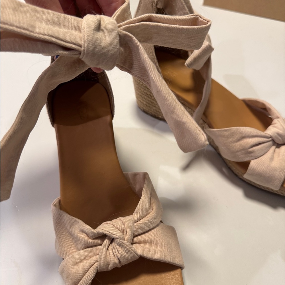 UGG Yarrow Bow Women Sandals